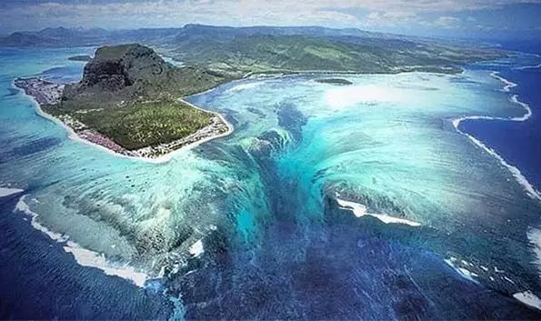 「地球上最怪異的25個奇景」,就算去不了,也一定要看看!真的大開眼界!