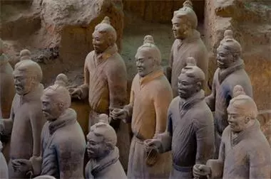 秦始皇陪葬坑被發掘,據專家確認都是女性,墓室裡的一幕令人心痛