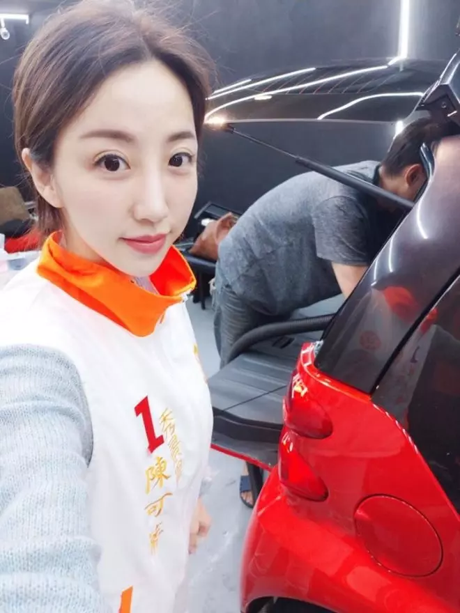 全台最美里長!參選掀暴動… 猛看竟撞臉「隋棠」 網心動喊:想搬到中和了