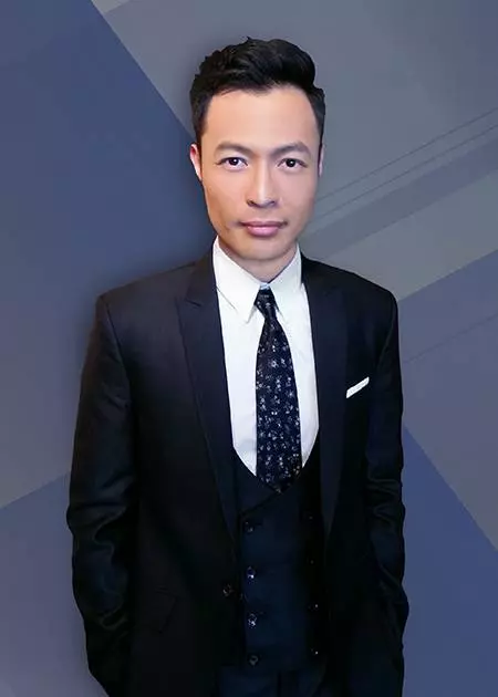他是《大帥哥》里的李細龜,沒想到他的妻子竟長得這麼美,兒子還長得這麼帥,網友: 難怪把她們隱藏起來