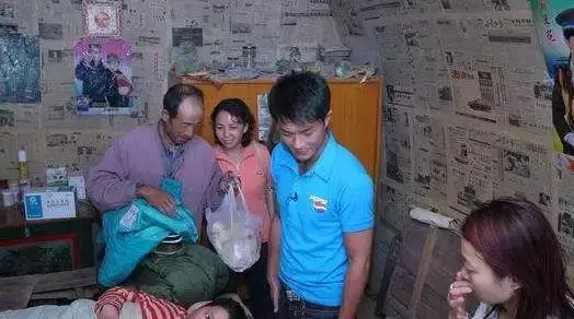 最窮巨星: 沒有豪車, 沒有豪宅, 只有95所希望學校