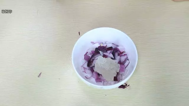 洋蔥泡水喝作用真厲害,可惜很少人知道,學會記得感謝我哦