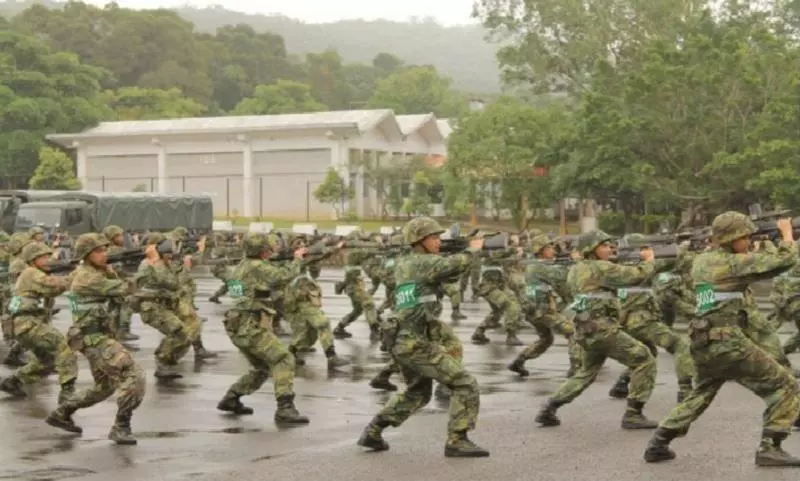 當兵被鬼壓床!中壢哥半身僵硬「吐舌72hr」 乩童一看嚇壞:太兇拔不掉