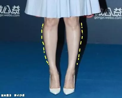 踮腳尖的三個好處,經常站立踮腳尖,能讓小腿變更細