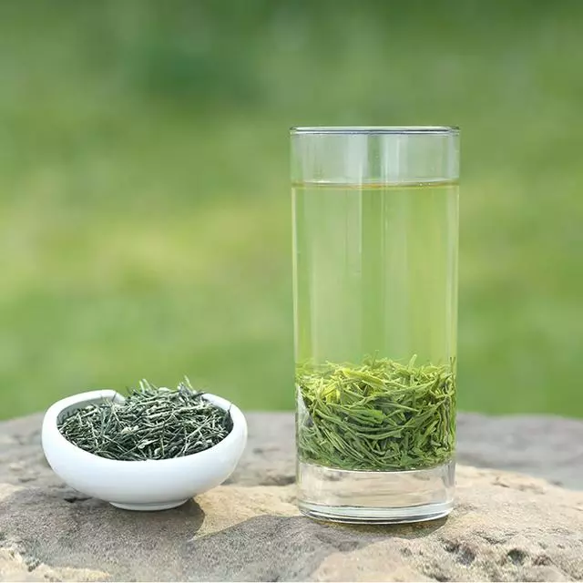 蜂蜜直接沖水喝就是浪費!教你正確喝蜂蜜的訣竅,通便排毒效果翻幾倍!