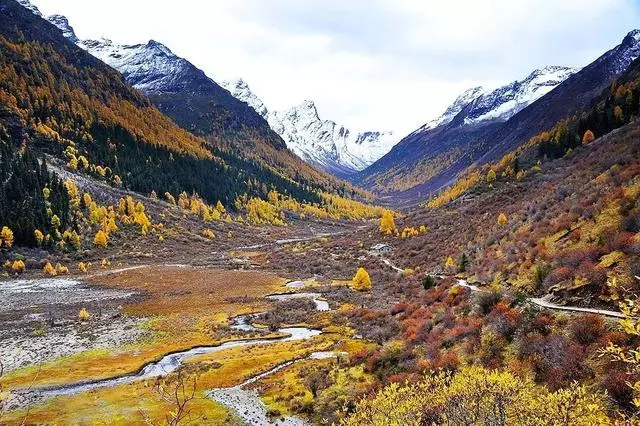 四姑娘山旁風景,景色不輸九寨溝、稻城亞丁!美醉成仙,未商業化