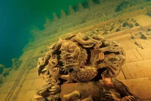浙江有一座2000多年前的古城,至今沉沒在湖底還保存著當時的樣子