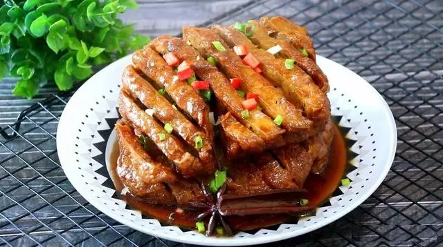 豆腐這麼做下飯又下酒,做法簡單味道好,一盤不夠吃,先收藏了