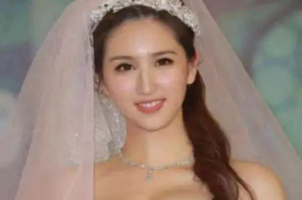 28歲體操冠軍嫁82歲老乾爹,父親是幕後推手如今東山再起甩掉老翁!