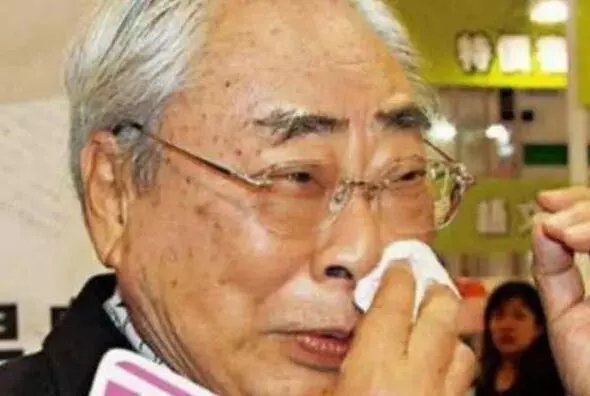 28歲體操冠軍嫁82歲老乾爹,父親是幕後推手如今東山再起甩掉老翁!