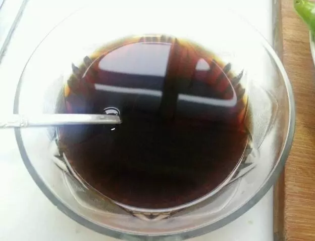 脆皮燒肉,口感富有層次感,一塊肉可以嘗到三種口感,被稱為一絕