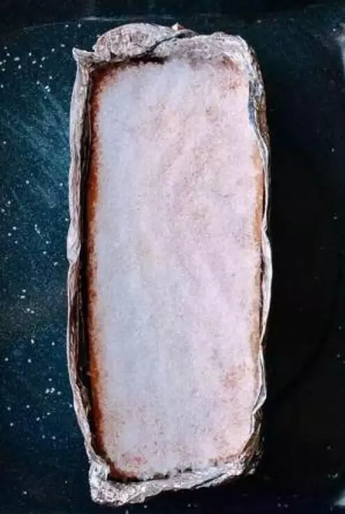 脆皮燒肉,口感富有層次感,一塊肉可以嘗到三種口感,被稱為一絕