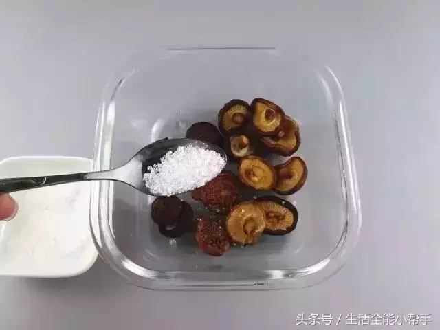五星級大廚2分鐘快速泡發香菇、木耳、腐竹!簡單實用,快收藏!