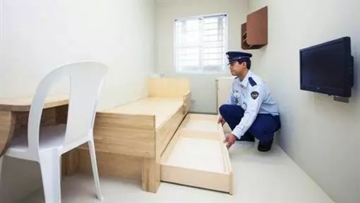 日記者主動蹭牢飯 入監服勞役後發現「月薪26K+包3餐」:林北還週休二日!