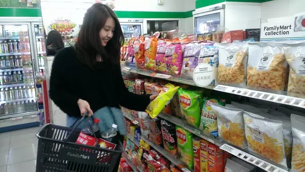 10個不要在超商做的「超白目客人行為」 拿0元包裹就是該帶證件啦!