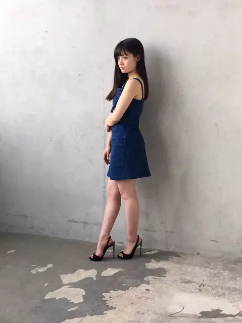 橋本環奈最新影片!眼尖網友一看「開球動作」嚇傻:這...也太壯了吧