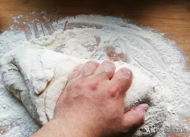 教你做手工饅頭,掌握了2個訣竅,不塌陷,不變形,暄軟有嚼勁