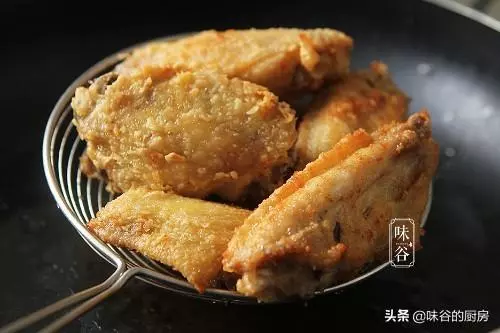 雞翅換個花樣,加它這樣炒,外焦里嫩,噴香下飯,上桌就搶光