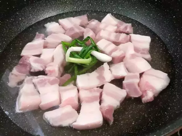 電飯煲做紅燒肉,第一次就成功