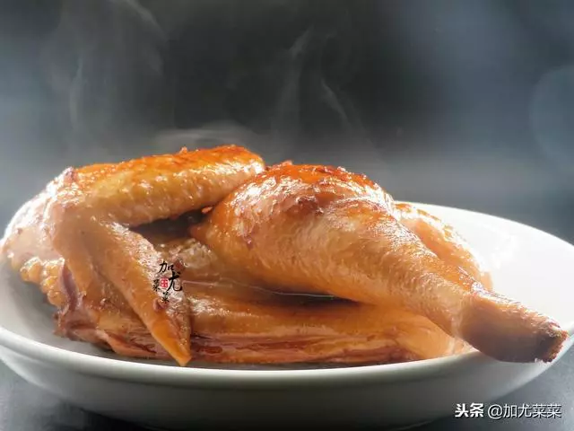 廣東媳婦教你醬油雞正宗做法,半碗醬油搞定,皮香肉滑,簡單易學