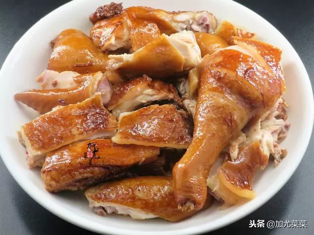 廣東媳婦教你醬油雞正宗做法,半碗醬油搞定,皮香肉滑,簡單易學