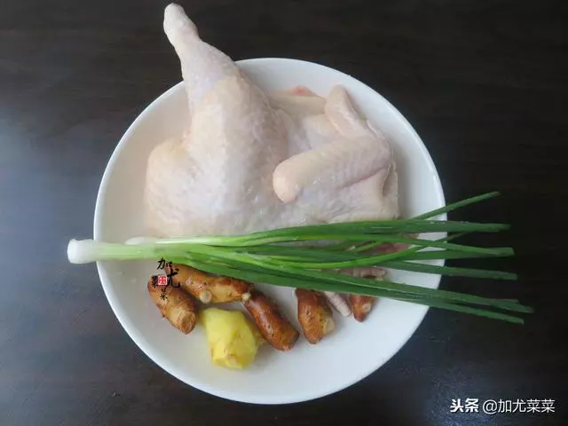 廣東媳婦教你醬油雞正宗做法,半碗醬油搞定,皮香肉滑,簡單易學