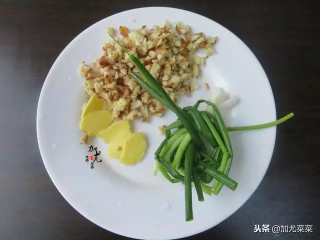 廣東媳婦教你醬油雞正宗做法,半碗醬油搞定,皮香肉滑,簡單易學