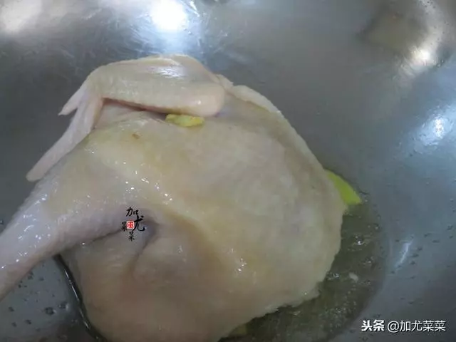 廣東媳婦教你醬油雞正宗做法,半碗醬油搞定,皮香肉滑,簡單易學