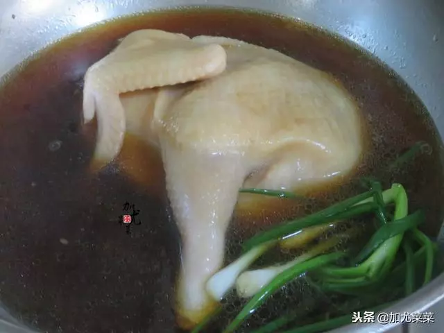 廣東媳婦教你醬油雞正宗做法,半碗醬油搞定,皮香肉滑,簡單易學