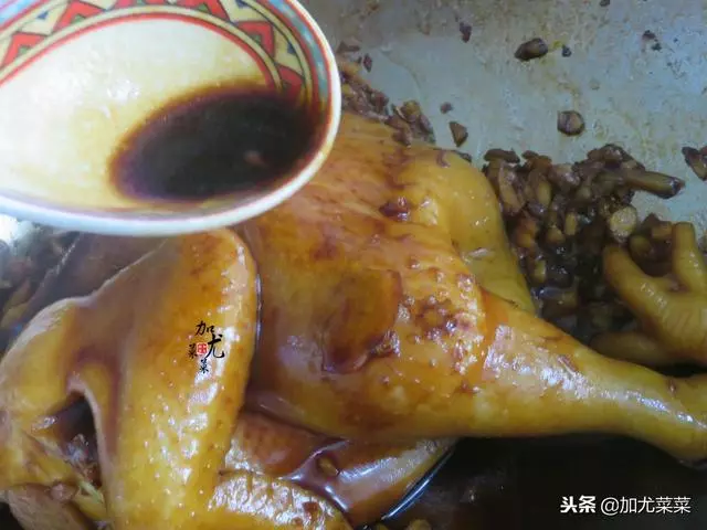 廣東媳婦教你醬油雞正宗做法,半碗醬油搞定,皮香肉滑,簡單易學