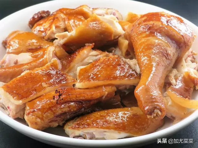 廣東媳婦教你醬油雞正宗做法,半碗醬油搞定,皮香肉滑,簡單易學