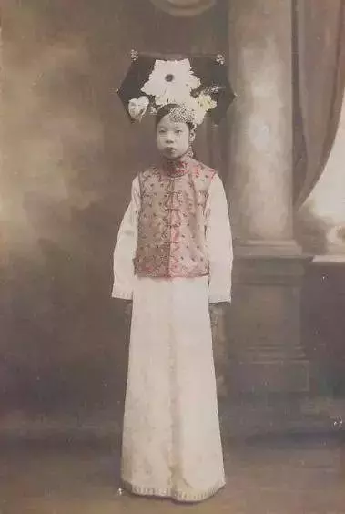歷史上最牛清潔工,娶了溥儀的老婆,臨終遺言曝光,看完讓人哭笑不得!
