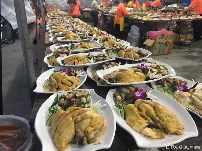 南下吃喜酒!親戚辦流水席「一桌5000元」還收禮金 發文問「菜色會很好嗎」南北網友吵翻天