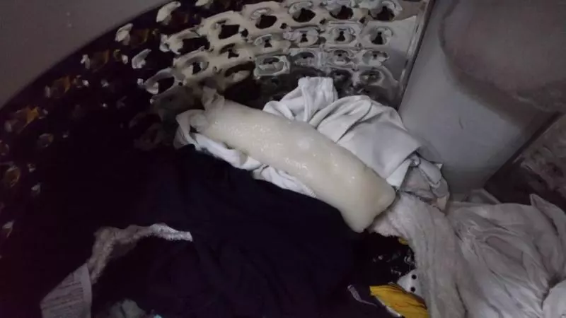 洗衣機驚見「粄條」她好奇湊上前 伸手拾起發現「那是爸爸的...」網全笑哭:後勁好強!
