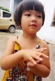 午睡奶奶開了一下空調,3歲美貌小女孩變成紗布人,女孩總和爸爸說:爸爸,我疼...打工父母傷心欲絕