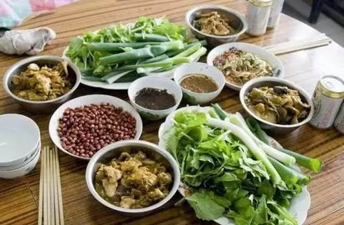 帶兒子回娘家吃飯,菜做好媽不上桌,去廚房看一眼,我冷笑走人