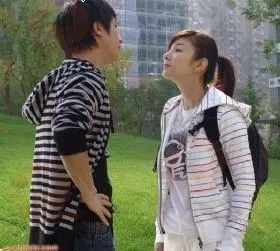 結婚8年後,她們天天吵架,離婚後某天,男人蹲在洗馬桶時才發現。。。