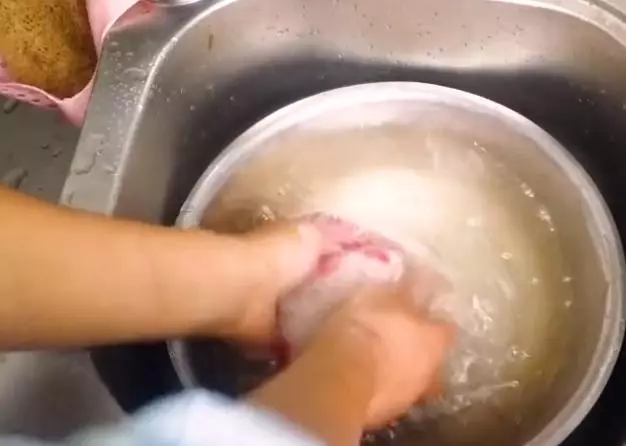 抹布髒了不用換,教你一招,不用洗潔精也不用手搓,又像新的一樣