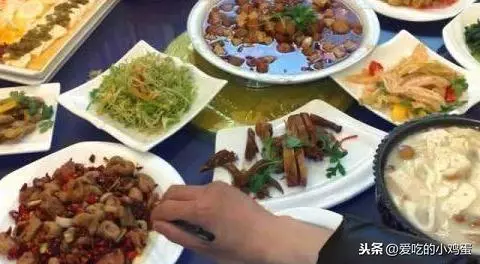 中國人、日本人和韓國人是如何吃飯的,看完後才知道差距這麼大!