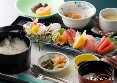 中國人、日本人和韓國人是如何吃飯的,看完後才知道差距這麼大!