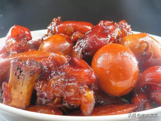 豬腳姜這道菜,要屬廣東人最會吃,冬天臉色紅潤,女人要多吃點