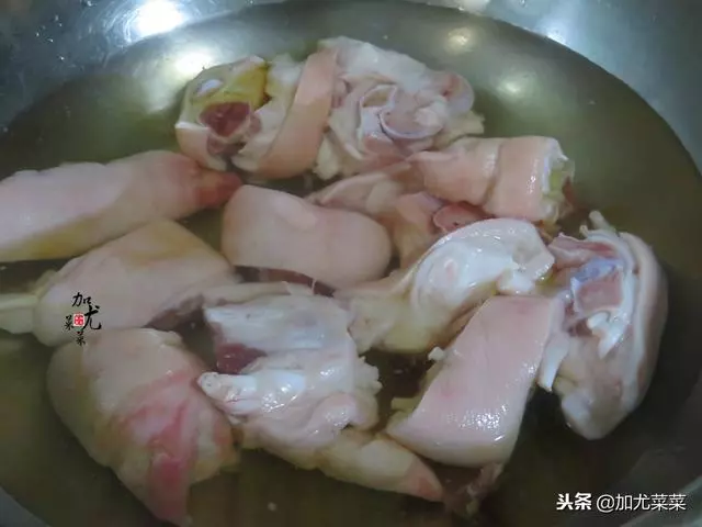 豬腳姜這道菜,要屬廣東人最會吃,冬天臉色紅潤,女人要多吃點