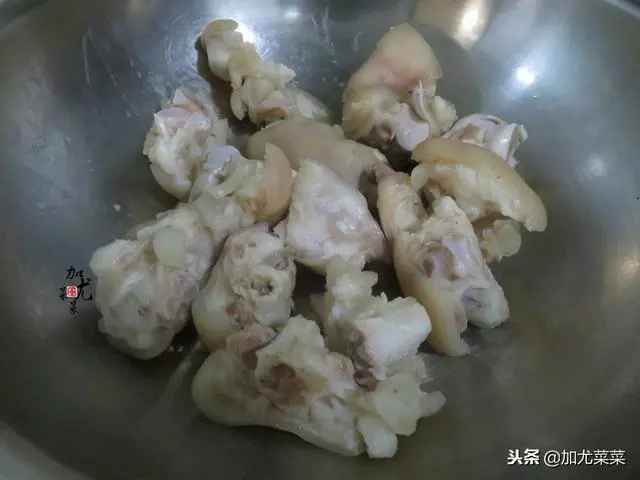 豬腳姜這道菜,要屬廣東人最會吃,冬天臉色紅潤,女人要多吃點