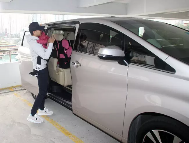 楊冪離婚4歲女兒首露面⚡ 被問"媽媽"時她「瞬間反應」惹心疼~