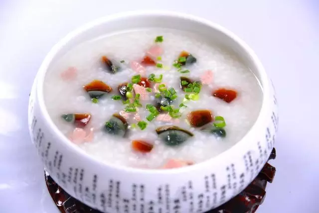 濕氣不除,生百病?常按身體這幾處,吃這1物,祛濕、瘦十斤!