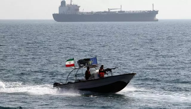 伊朗打響反擊第一槍:大批軍艦已經準備就緒,將進軍美國家門口!