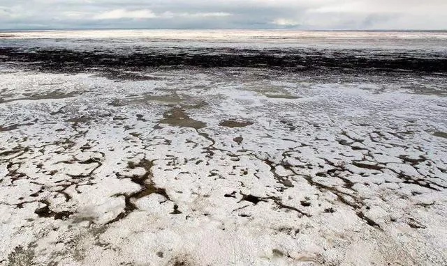 全球變暖「腳步」加快?科學家發現格陵蘭島冰川下或有甲烷逃離