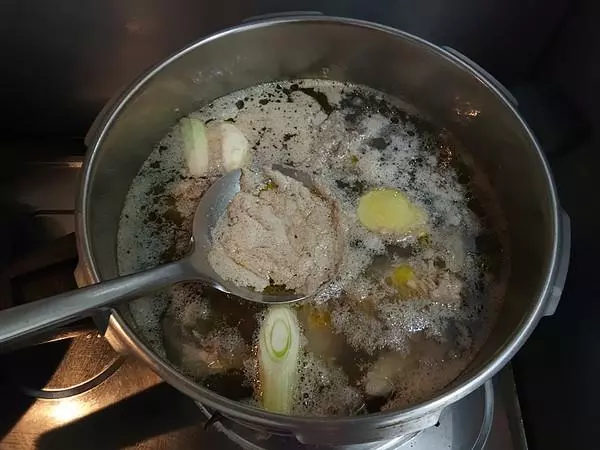 冬天不吃這燉菜可惜,味美十足,越燉越香,滋陰補氣,手腳都暖和