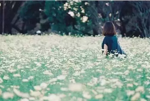 一個人走,一個人睡,一個人想,一個人承受