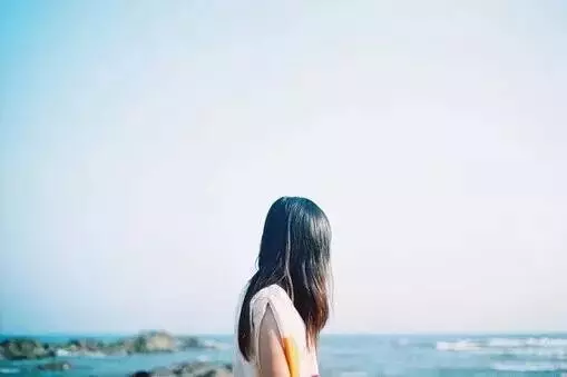 一個人走,一個人睡,一個人想,一個人承受